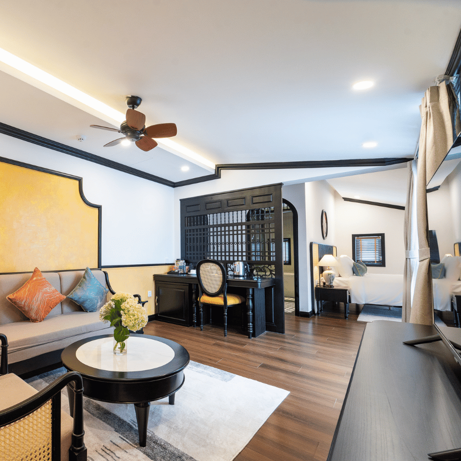 Khách sạn boutique Hội An, khách sạn trong phố cổ Hội An, khách sạn phong cách Đông Dương ở Hội An, khách sạn ở Hội An có quán cà phê, khách sạn ở Hội An gần Chùa Cầu, khách sạn trung tâm Hội An, khách sạn ở Hội An có ban công, khách sạn phong cách ở Hội An