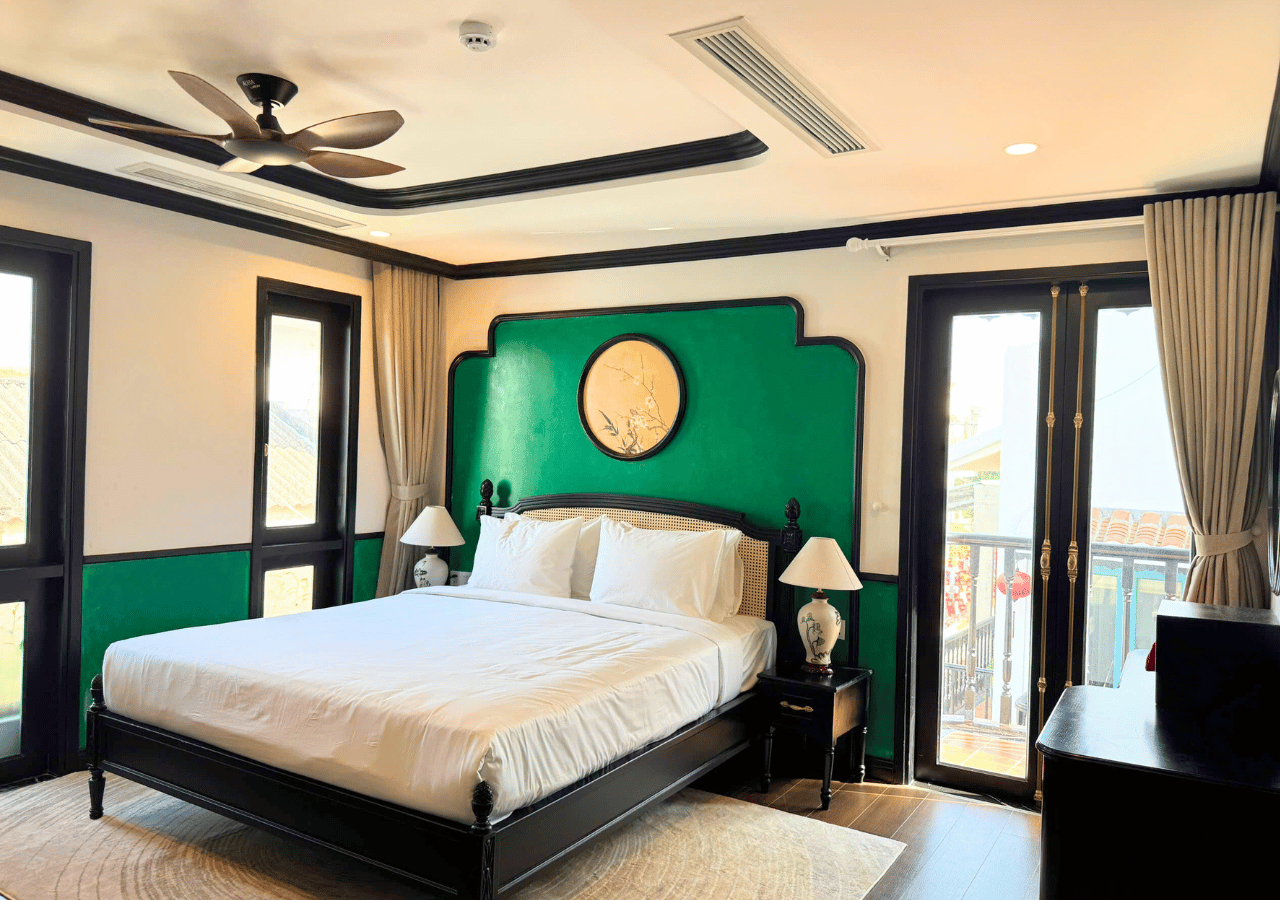 hạng phòng Deluxe Corner King Room