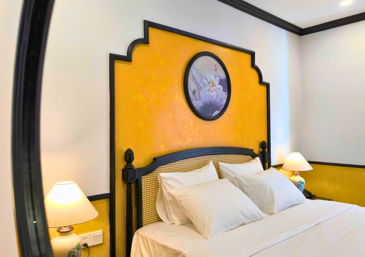 hạng phòng Superior King Balcony Room