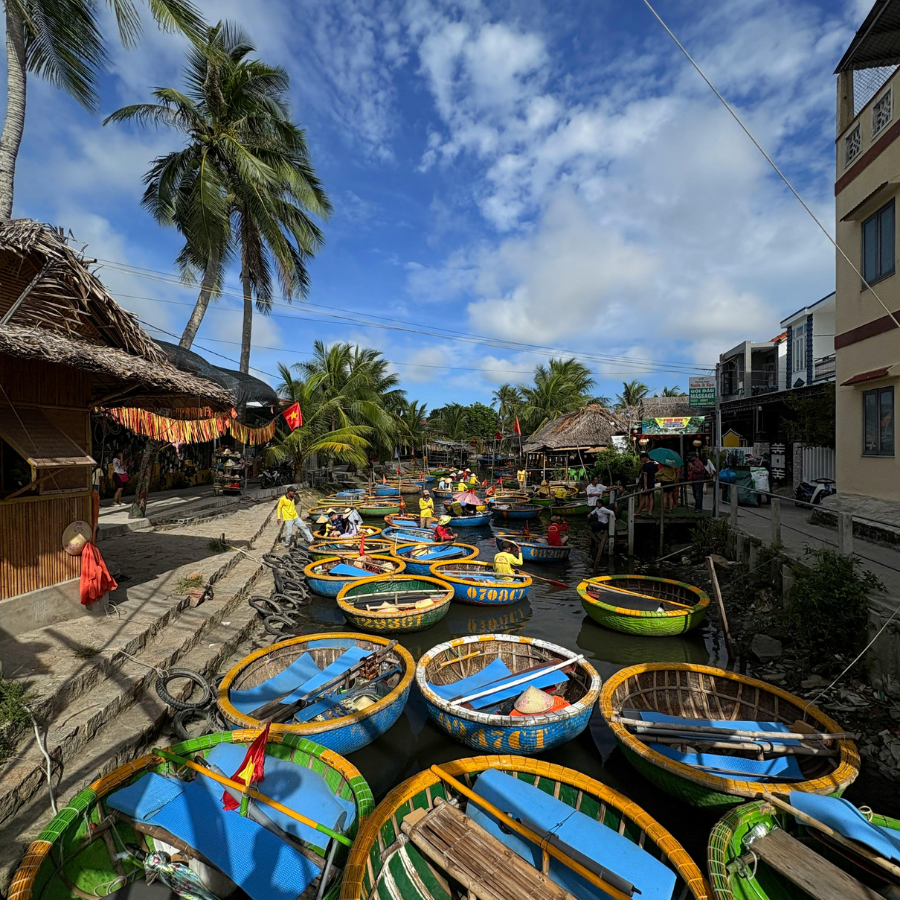 Khách sạn boutique Hội An, khách sạn trong phố cổ Hội An, khách sạn phong cách Đông Dương ở Hội An, khách sạn ở Hội An có quán cà phê, khách sạn ở Hội An gần Chùa Cầu, khách sạn trung tâm Hội An, khách sạn ở Hội An có ban công, khách sạn phong cách ở Hội An, trải nghiệm lưu trú độc đáo ở Hội An, chỗ ở boutique tốt nhất tại Hội An 
