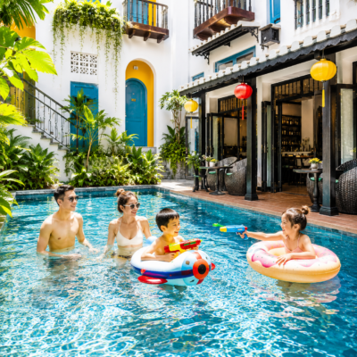 khách sạn boutique Hội An, khách sạn trong phố cổ Hội An, khách sạn phong cách Đông Dương ở Hội An, khách sạn ở Hội An có quán cà phê, khách sạn ở Hội An gần Chùa Cầu, khách sạn trung tâm Hội An, khách sạn ở Hội An có ban công, khách sạn phong cách ở Hội An, trải nghiệm lưu trú độc đáo ở Hội An, chỗ ở boutique tốt nhất tại Hội An